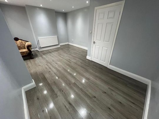 5 bedroom detached house to rent - Photo 1