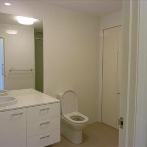 Spacious and Modern 1 Bedroom Unit - Photo 3