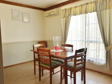 4 bedroom home with Rural outlook in town - Photo 5