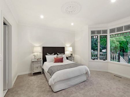 Large Family Home In Great Location - Photo 3