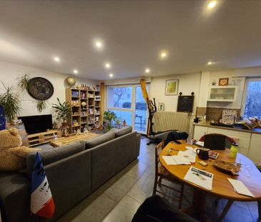 Location Appartement 63m² - Photo 3