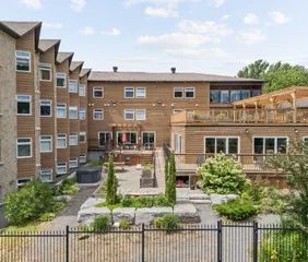 1 room apartment of 103m² in Trois-Rivières - Photo 2