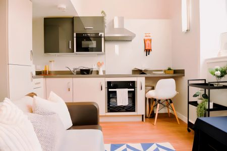 Classic Loft Apartment - Photo 4