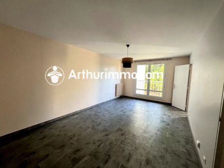 Location Appartement 3 pièces 73 m2 à Savigny-le-Temple - Photo 2