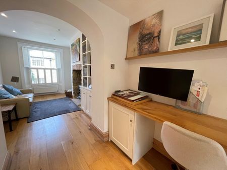 4 bedroom detached house to rent - Photo 4