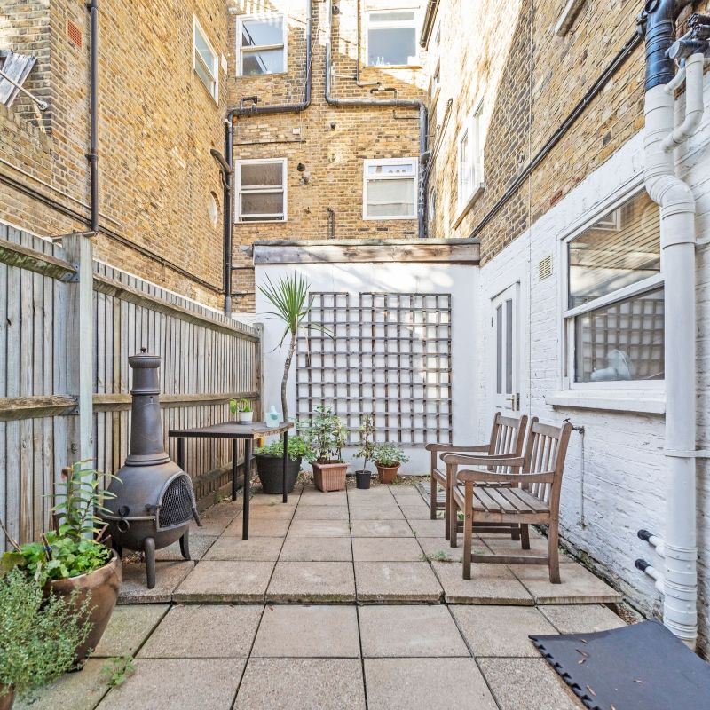 Bishops Road, London, SW6 - Photo 1