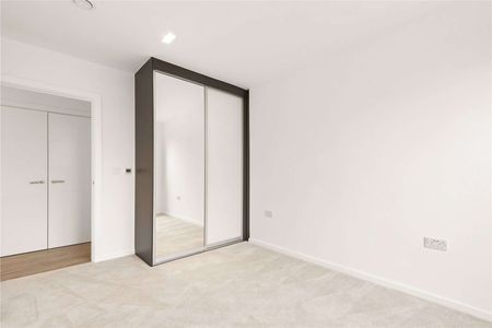 A beautifully presented two-bedroom apartment - Photo 4