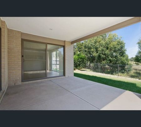 10 Wodalla Circuit, Sandhurst, Vic 3977 - Photo 5