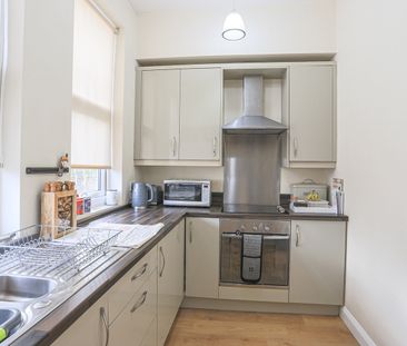 1 Bed Flat, Manor Grove, LS7 - Photo 2
