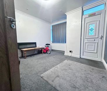4 Bedroom House To Let - HP11 - Photo 6
