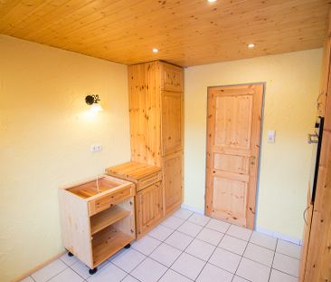 Schöne 4 ZKB Dachgeschosswohnung mit EBK, Badewanne & Stauboden im ... - Foto 2