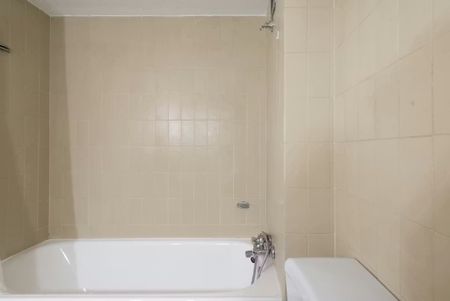 Calle del Comercio, Madrid, Community of Madrid 28007 - Photo 4