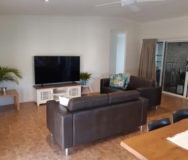 Quality 3 Bedroom Family Home in Central Location - Photo 2