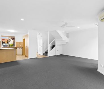 Charming 3-Bedroom Townhouse in Prime Southport Location - Photo 1