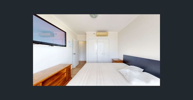 Inner City Retreat - Photo 1