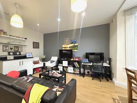 2 bedroom apartment to rent - Photo 2