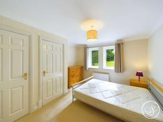 Park Avenue, Roundhay, Leeds, LS8 - Photo 1