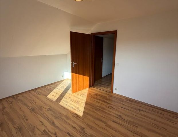 Helle 2,5-Zimmer-Wohnung mit Traum-Ausblick - komplett Saniert! - Foto 1