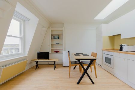 1 Bed Flat, Penywern Road, SW5 - Photo 3