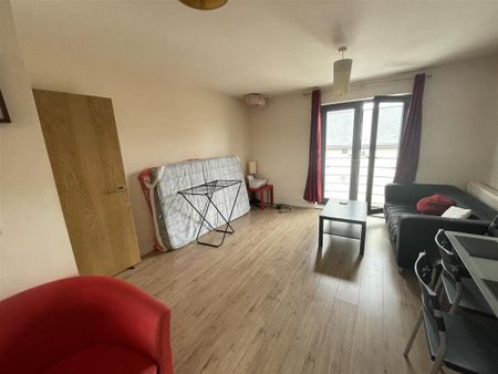 1 bedroom flat to rent - Photo 2