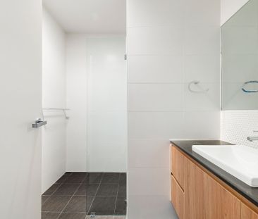 Two-bedroom two bathroom townhouse in wanted locale - Photo 6