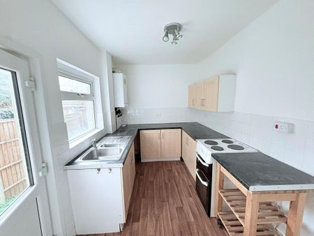 2 bedroom terraced house to rent - Photo 5