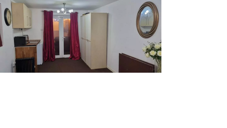1 bedroom in a house share to rent - Photo 2