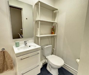 Location Appartement 4 pièces 80m² - Photo 6