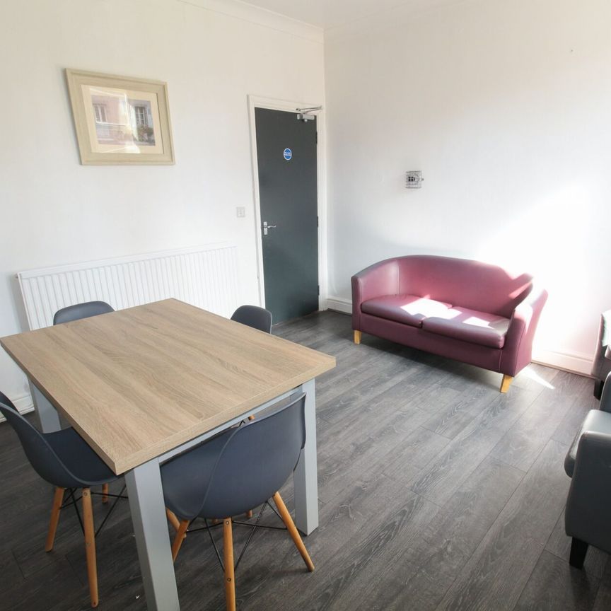56 Foster Street Sincil Bank, Lincoln, Lincolnshire, LN5 7QF - Photo 1