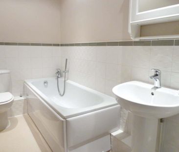 Horton Crescent, Epsom, Surrey, KT19 8AA - Photo 6