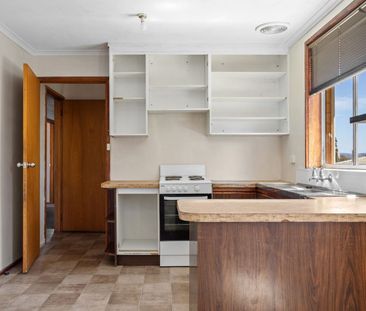 Comfortable & Practical Living with Ample Parking - Photo 4