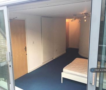 1 bedroom in a house share to rent - Photo 6