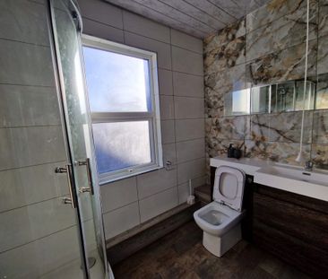 8 Bedroom Mid Terraced House for rent in Brudenell Road - Photo 6