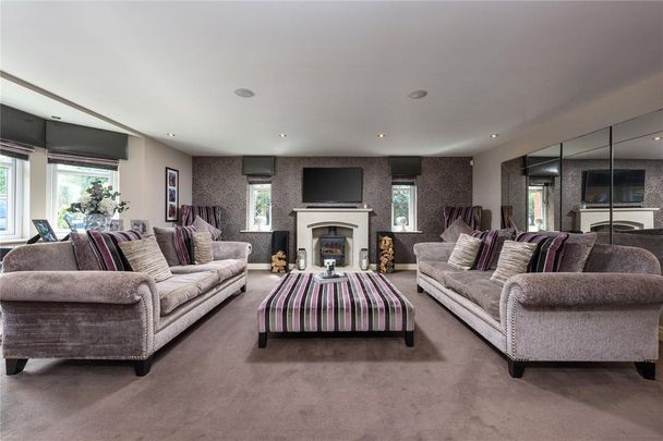 5 bedroom detached house to rent - Photo 1