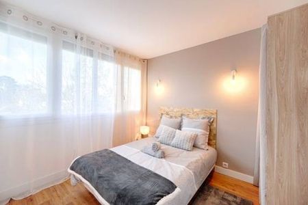 Chambre de standing dans Appartement T5 rénové - Photo 4