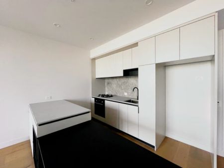 410/28 Foundation Boulevard, Burwood East, Melbourne - Photo 2