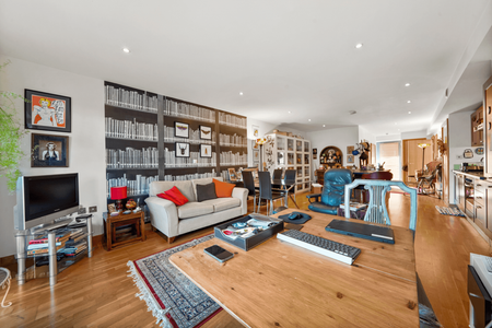 3 bedroom flat to rent - Photo 4