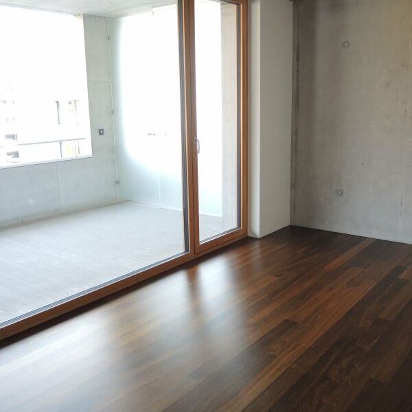 Moderne Wohnung mit Balkon und Wintergarten! - Photo 1