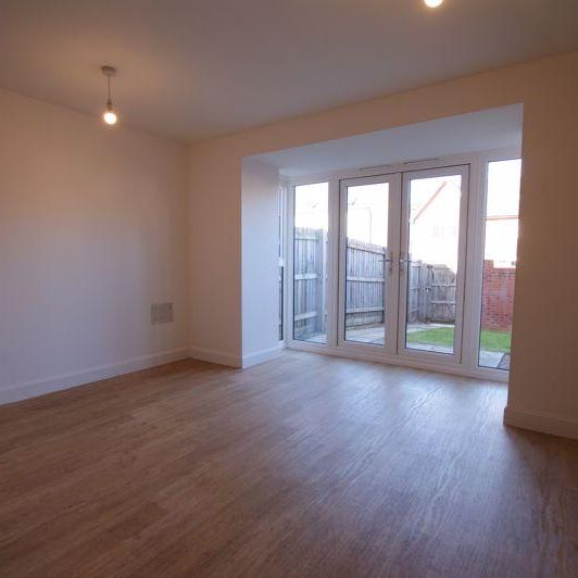 4 bedroom terraced house to rent - Photo 1
