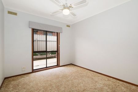 SPACIOUS TWO-BEDROOM UNIT WITH PRIVATE YARD - Photo 4