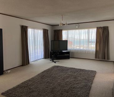 Two Storey 5 Bedroom - 180° Breathtaking Seaviews - Photo 6