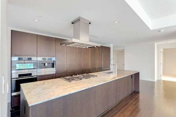 For Lease - 180 University Avenue Unit# 2001, Toronto, Ontario - Photo 1