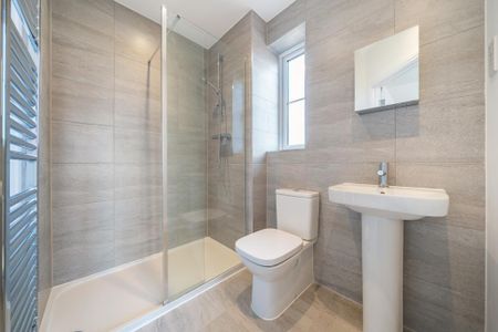 3 bedroom semi-detached house to rent - Photo 2