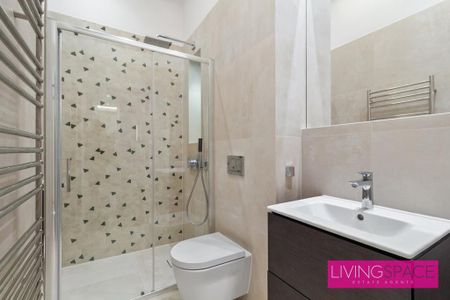 3 bedroom flat to rent - Photo 3