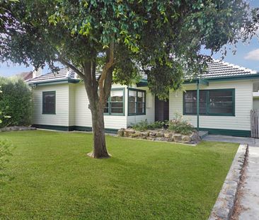 THREE BEDROOM RETREAT ON MORONEY STREET - Photo 5