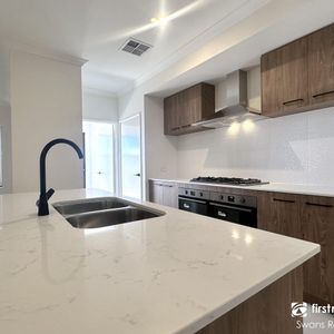 BRAND NEW - A Spacious Modern Retreat Perfect for Families!! - Photo 2