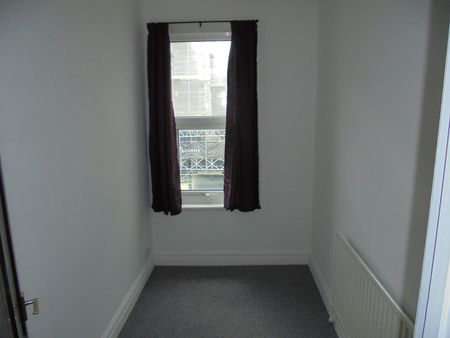 2 Bed Flat, Springfield Road, BN1 - Photo 3