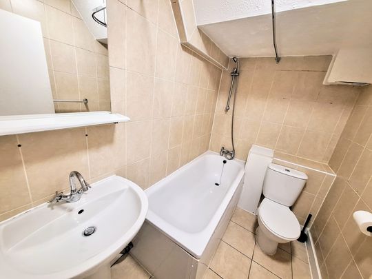 Priory Hill, Dartford, DA1 - Photo 1