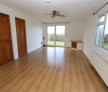 3 bedroom bungalow to rent - Photo 1