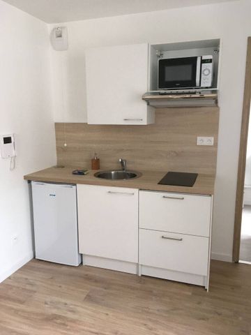 Beau studio meublé de 25,42m² à la location, rue Beauvoisine à Rouen, 585€ charges comprises - Photo 4